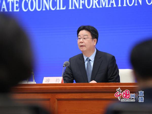 人力資源社會(huì)保障部副部長(zhǎng)游鈞回答記者提問