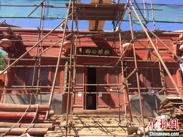 狄仁杰文化公園中正在按古法復(fù)建的狄梁人祠?！「呷鸱?攝