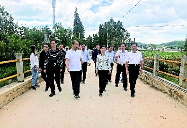     2019年6月24日，熊瑞麗率隊(duì)開展河長(zhǎng)制工作督察,。