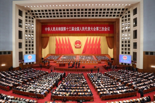 5月25日,，十三屆全國人大三次會議在北京人民大會堂舉行第二次全體會議,。新華社記者 劉衛(wèi)兵 攝