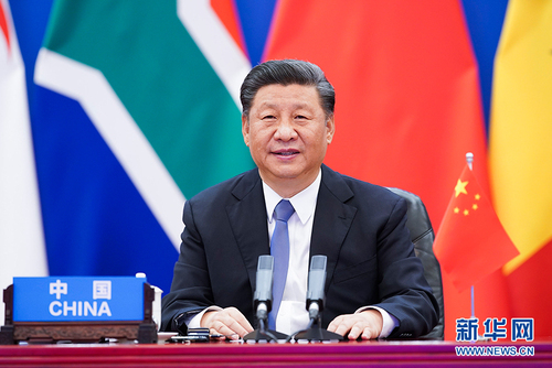 　　6月17日晚,，國家主席習近平在北京主持中非團結(jié)抗疫特別峰會并發(fā)表題為《團結(jié)抗疫　共克時艱》的主旨講話。 本次峰會由中國和非洲聯(lián)盟輪值主席國南非,、中非合作論壇共同主席國塞內(nèi)加爾共同發(fā)起,，以視頻方式舉行。 新華社記者 黃敬文 攝