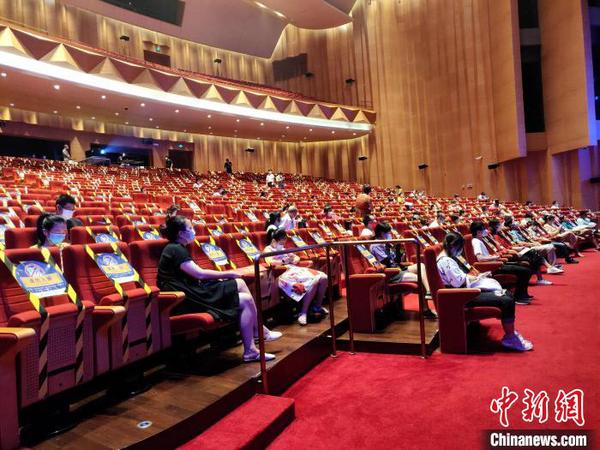 劇院嚴(yán)格按照疫情防控要求,，采取措施，確保觀眾“放心進(jìn)劇院,、安心看演出”,。嘉庚劇院供圖