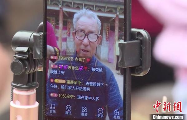 圖為王躍慶的“直播間”,。　王菲 攝