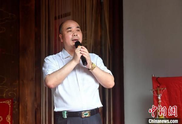 圖為曾海洪在會(huì)上致辭,。　呂明 攝