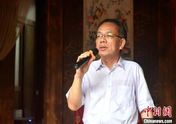 圖為翁小杰在會上致辭,。　呂明 攝