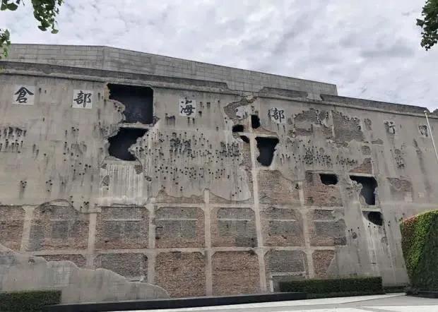 《八佰》帶火四行倉庫,！觀眾喊話：“羊拐,、老鐵,，給你們的煙收到了嗎,？