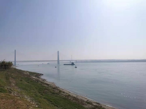 湖北荊州煤炭鐵水聯(lián)運儲配基地,，煤炭年吞吐量5000萬噸,。人民政協(xié)網(wǎng)記者 付振強 攝