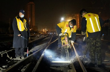 半夜集合,、凌晨出發(fā),！