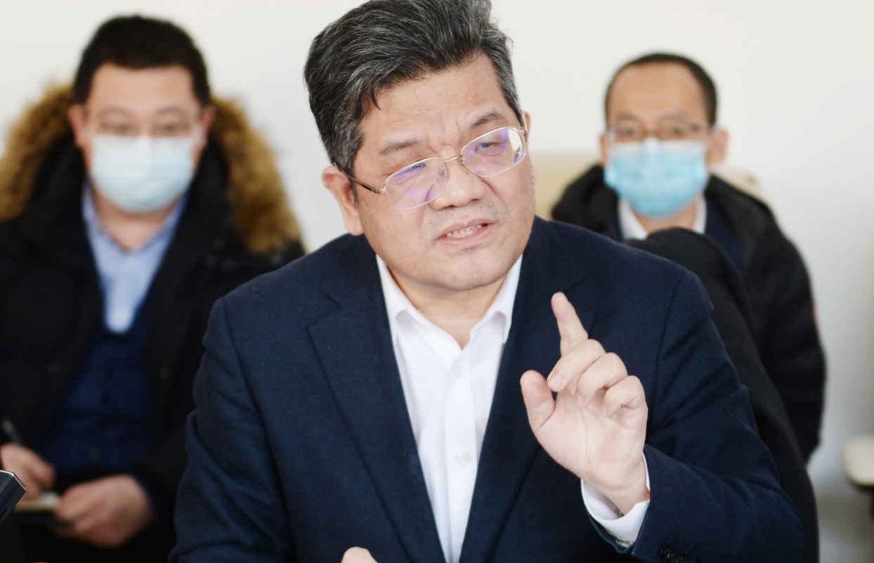 全國政協(xié)常委,、中國稅務(wù)學(xué)會副會長張連起發(fā)言