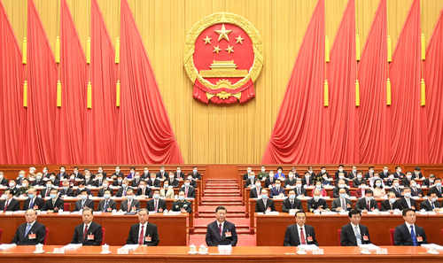 3月5日，第十三屆全國人民代表大會第四次會議在北京人民大會堂開幕,。黨和國家領(lǐng)導(dǎo)人習(xí)近平,、李克強、汪洋,、王滬寧,、趙樂際、韓正,、王岐山等出席,，栗戰(zhàn)書主持大會。 新華社記者 李學(xué)仁 攝