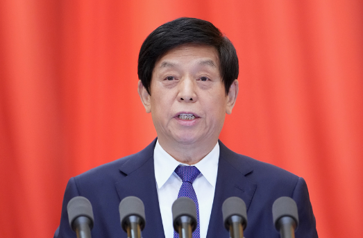 栗戰(zhàn)書(shū)：審議法律草案,、法律問(wèn)題和重大問(wèn)題的決定草案53件