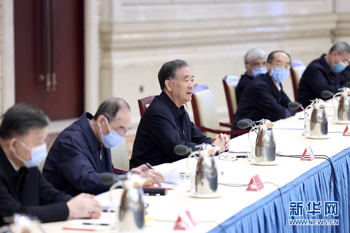 　3月24日,，各民主黨派中央脫貧攻堅(jiān)民主監(jiān)督工作總結(jié)會(huì)在北京召開(kāi),。中共中央政治局常委,、全國(guó)政協(xié)主席汪洋出席會(huì)議并講話,。 新華社記者 劉彬 攝
