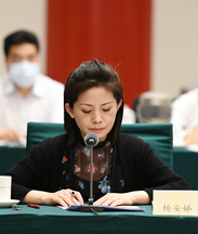 全國政協(xié)委員,，民盟中央常委、吉林省委會(huì)主委,，吉林省文化和旅游廳廳長楊安娣：建好鄉(xiāng)村博物館服務(wù)鄉(xiāng)村振興