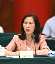 全國政協(xié)委員,，黔南民族師范學(xué)院學(xué)生資助管理中心主任潘曉慧：教育救助保障學(xué)生發(fā)展權(quán)