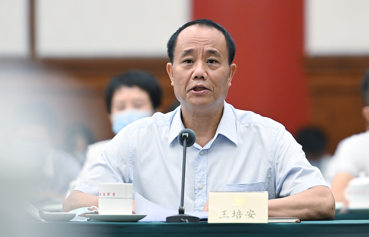       委員發(fā)言