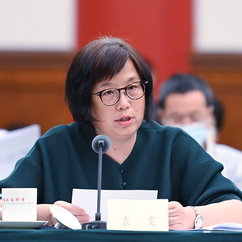 全國(guó)政協(xié)委員，致公黨上海市委會(huì)副主委,，上海師范大學(xué)校長(zhǎng)袁雯：實(shí)施老有所為促進(jìn)計(jì)劃讓老有所為成為長(zhǎng)者新風(fēng)范