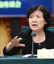 全國政協(xié)委員,，農工黨重慶市委會副主委，重慶市疾病預防控制中心主任戎蓉：加強公共衛(wèi)生應急處置能力建設