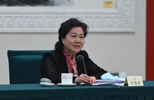 嚴(yán)慧英