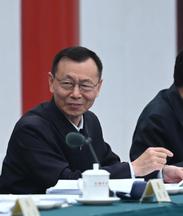 全國(guó)政協(xié)副主席,，民盟中央常務(wù)副主席陳曉光作主題發(fā)言