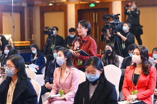 北京日報(bào)記者提問