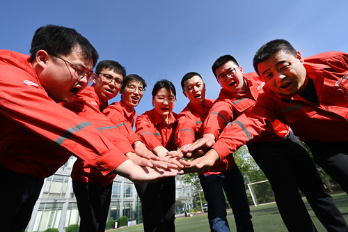 面對急難險重任務(wù),，隊員們總是互相加油鼓勁(1102880)-20220527162739