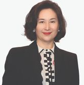 香港回歸那一刻,，何超瓊給了自己一個承諾與任務……