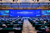 張伯禮：互聯(lián)網(wǎng)讓中醫(yī)藥文化瑰寶“活起來(lái)”“旺起來(lái)”“潮起來(lái)”