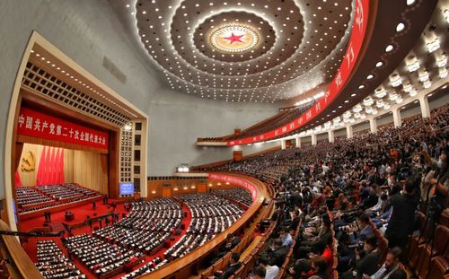 △10月16日，中國共產(chǎn)黨第二十次全國代表大會在北京人民大會堂開幕,。習近平代表第十九屆中央委員會向大會作報告,。人民政協(xié)報·人民政協(xié)網(wǎng)記者 齊波 攝