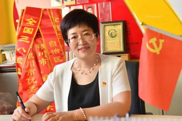 趙耐香：讓老百姓好日子越過越紅火,！