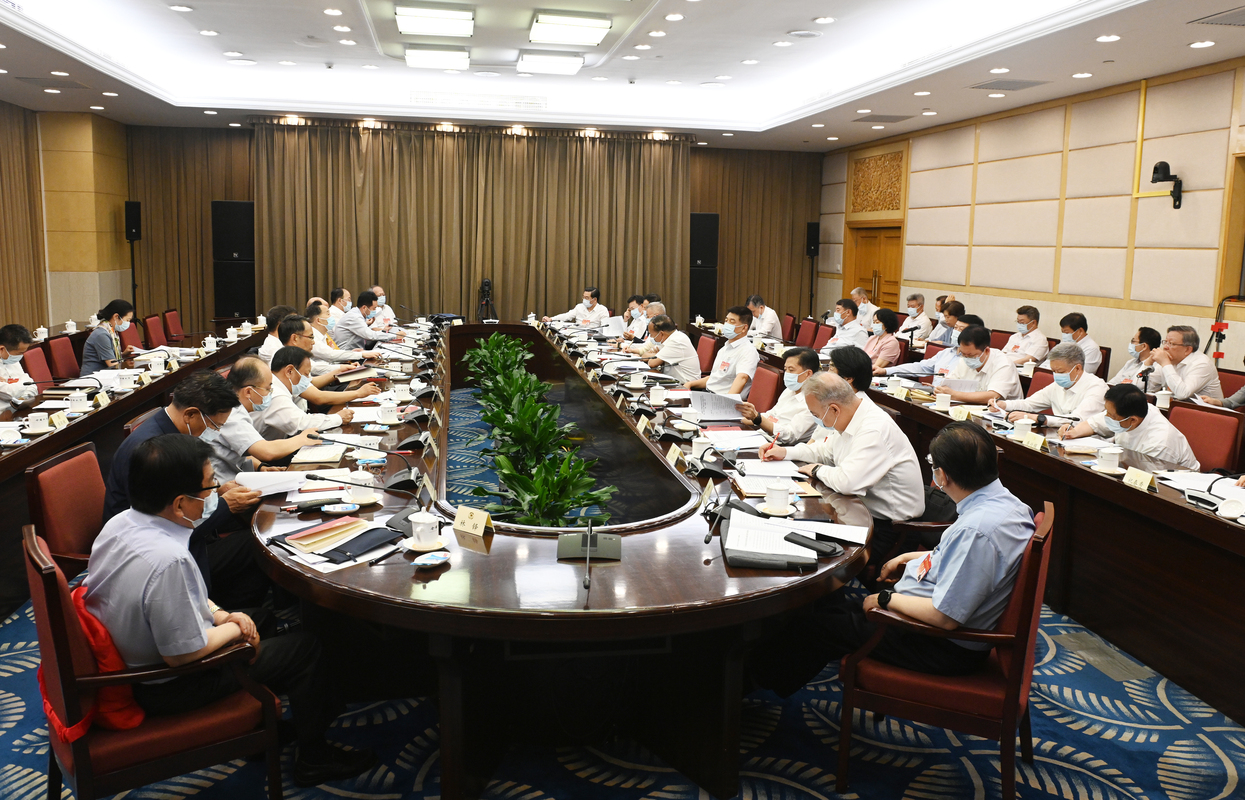 政協(xié)第十四屆全國委員會常務(wù)委員會第二次會議進行專題分組討論