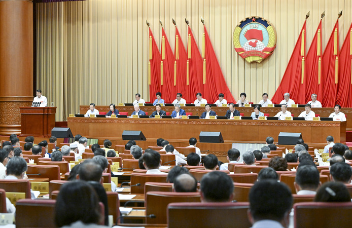 全國政協(xié)十四屆常委會(huì)第三次會(huì)議舉行全體會(huì)議 王滬寧出席