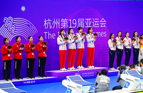 由楊浚瑄,、程玉潔,、吳卿風(fēng)、張雨霏組隊(duì)的中國隊(duì)以3分33秒96奪冠,，日本隊(duì)和中國香港隊(duì)分別獲得銀牌,、銅牌。2