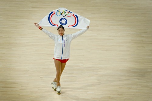 6    10月7日,，中國臺北選手洪筱晴奪冠后慶祝。