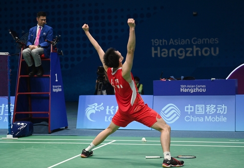 圖為李詩灃在奪冠后慶祝,。