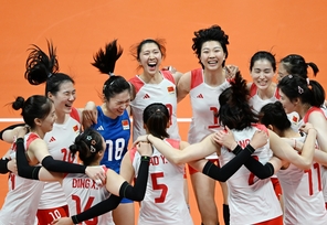 中國女排全勝衛(wèi)冕 隊(duì)史第九次摘得亞運(yùn)金牌