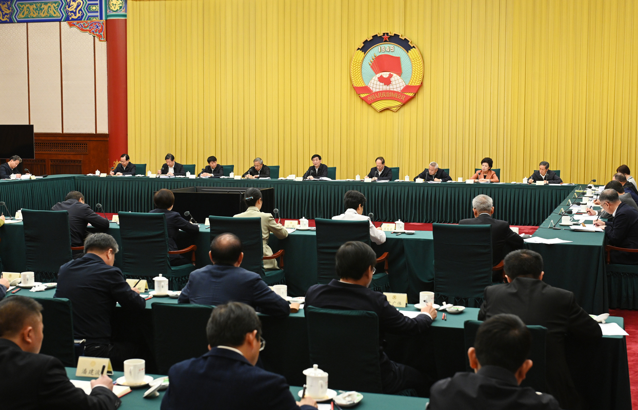 全國政協(xié)召開雙周協(xié)商座談會(huì)  圍繞“創(chuàng)新拓展城鄉(xiāng)公共文化空間”協(xié)商議政 ?王滬寧主持