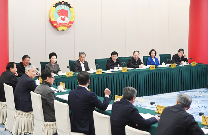 全國(guó)政協(xié)召開遠(yuǎn)程協(xié)商會(huì) 圍繞“加強(qiáng)兩岸產(chǎn)業(yè)合作打造兩岸共同市場(chǎng)”協(xié)商議政  王滬寧主持 Copy1