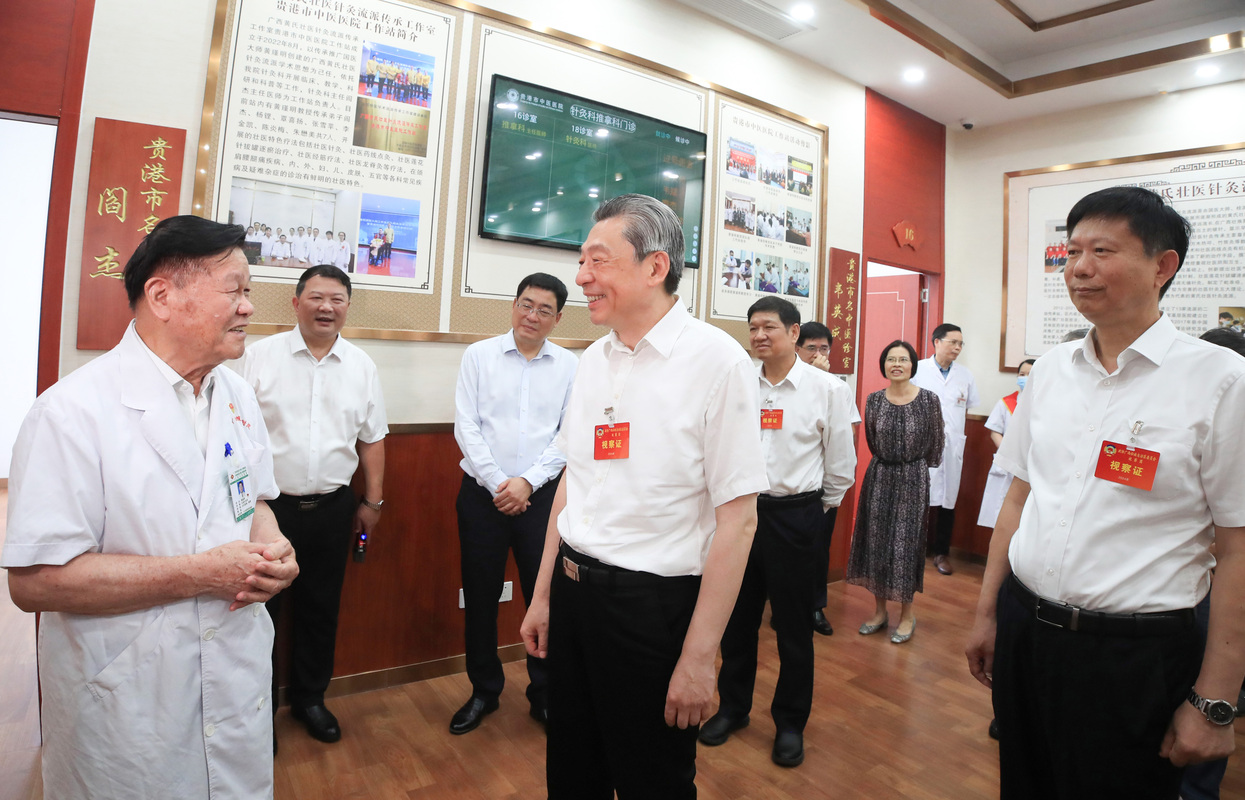  廣西壯族自治區(qū)政協(xié)常委視察團(tuán)圍繞“深化區(qū)域合作,，推動廣西中醫(yī)藥產(chǎn)業(yè)高質(zhì)量發(fā)展”開展監(jiān)督性視察