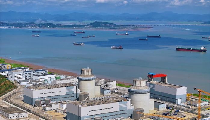 獻禮國慶,！“和氣一號”安全穩(wěn)定供汽100萬噸