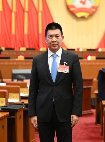 譚錦球