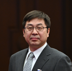 腳上有泥 心中有數(shù) 筆下有策