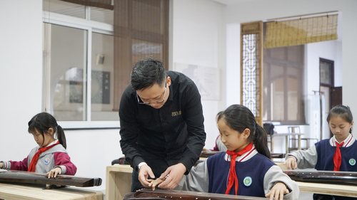 （0319市縣頭條）孫海濱：古琴新聲譜華(6796811)-20250319093515