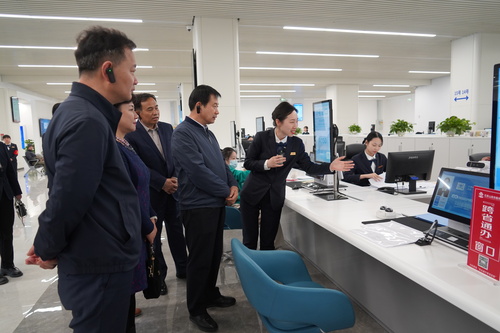 （政協(xié)新聞）賈寧攝——圍繞“打造AI＋政(6817474)-20250321160937