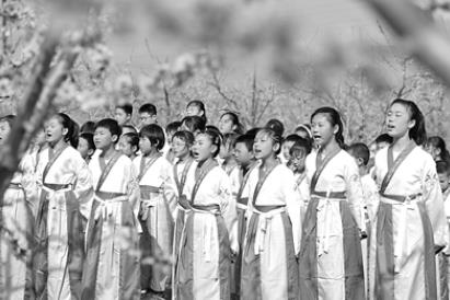 誦讀國(guó)學(xué)經(jīng)典 傳承文化基因