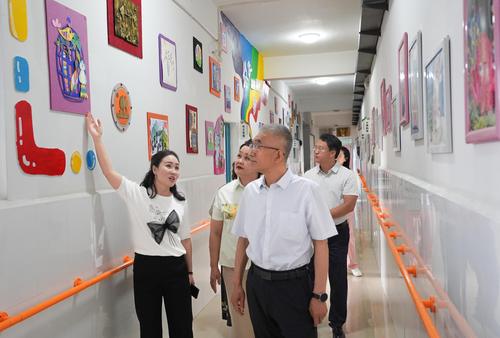 2024年8月8日,，盟政協(xié)黨組書記、主席盧利明調(diào)研特殊教育工作情況