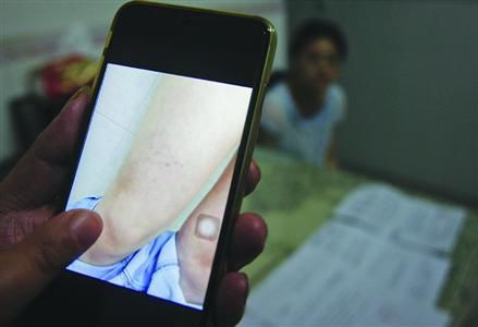 化丑妝,、煙灰燙,、甩耳光、潑冷水,、罰跪地,、拍視頻，15歲女生遭5名同學(xué)欺凌